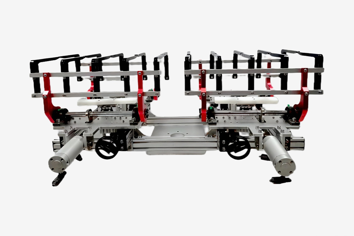 Pneumatic robotic gripper